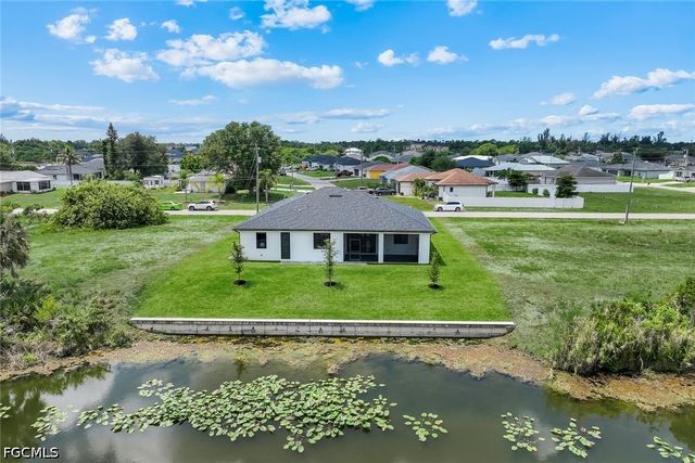 313 NE 5th TER, Cape Coral, FL 33909