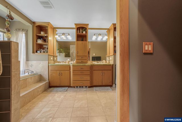 1760 SW Goucher Ct, Mcminnville, OR 97128