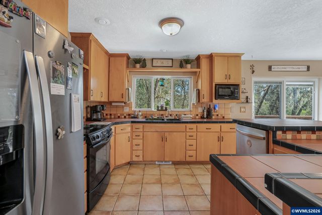 1760 SW Goucher Ct, Mcminnville, OR 97128