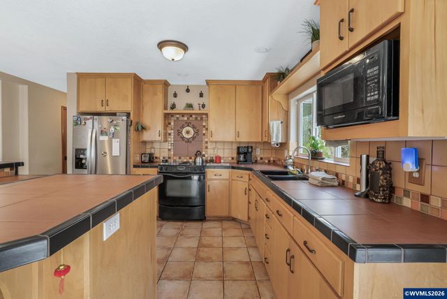 1760 SW Goucher Ct, Mcminnville, OR 97128