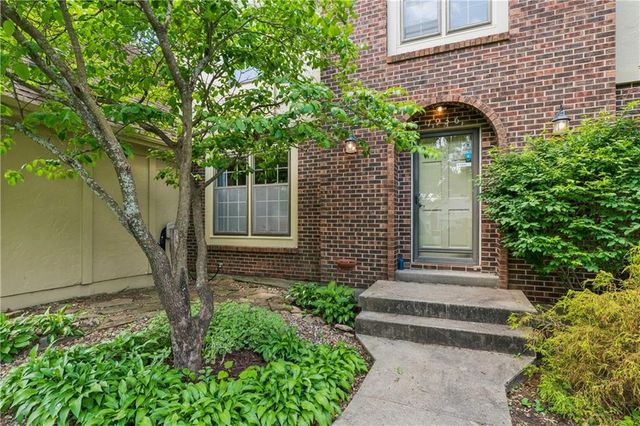 7936 Alden Street, Lenexa, KS 66215