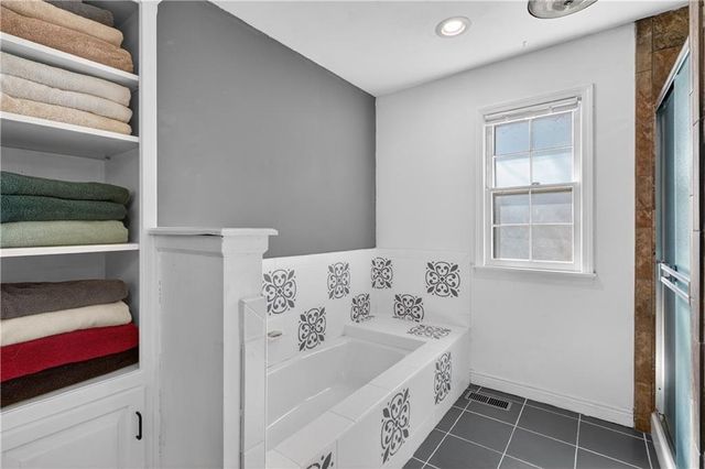 7936 Alden Street, Lenexa, KS 66215