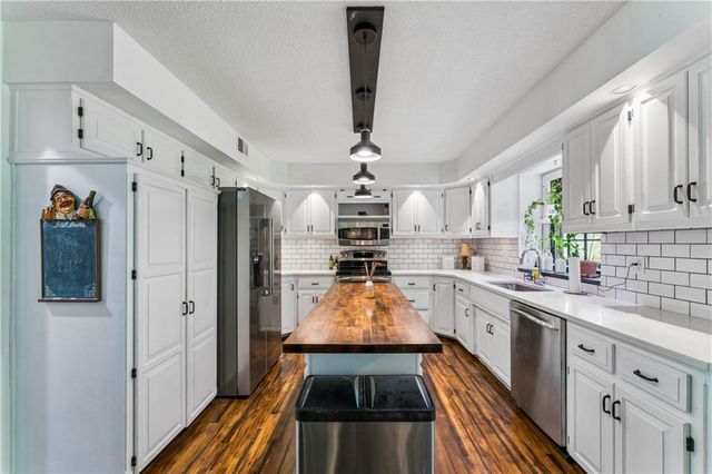 7936 Alden Street, Lenexa, KS 66215