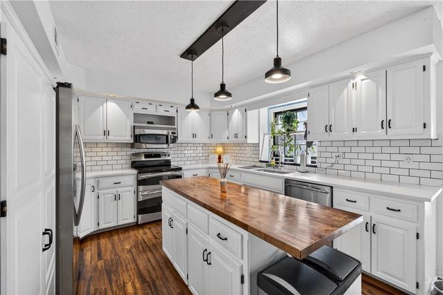 7936 Alden Street, Lenexa, KS 66215