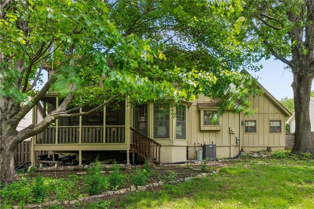 7936 Alden Street, Lenexa, KS 66215