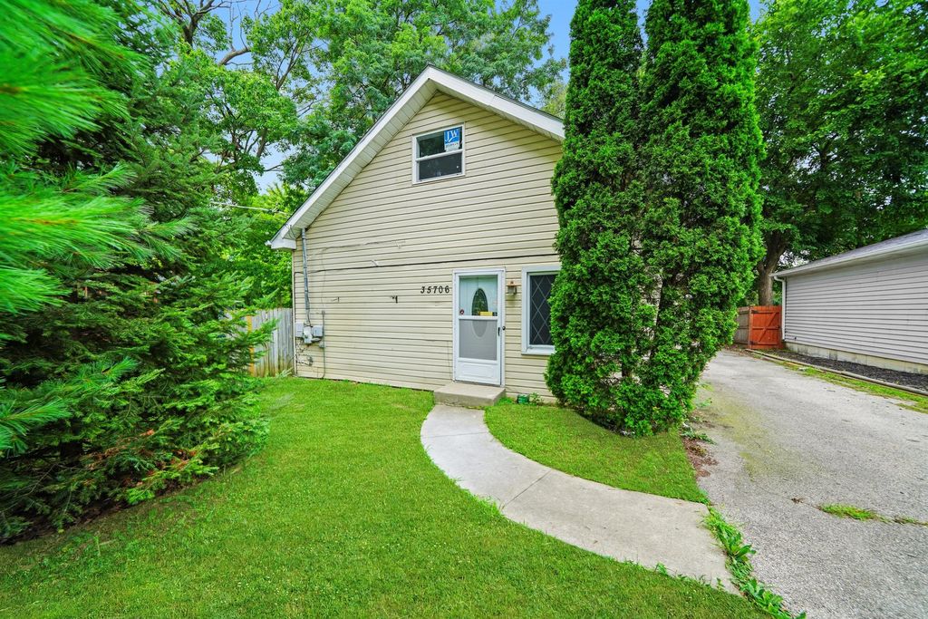 35706 N Benjamin Avenue, Ingleside, IL 60041