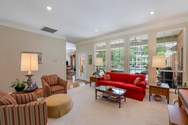 917 Longmeadow Lane, Desoto, TX 75115