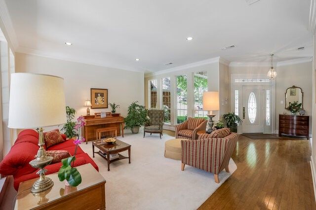 917 Longmeadow Lane, Desoto, TX 75115