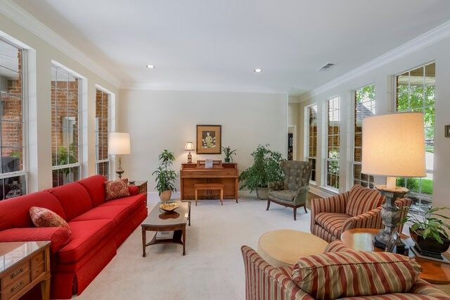 917 Longmeadow Lane, Desoto, TX 75115