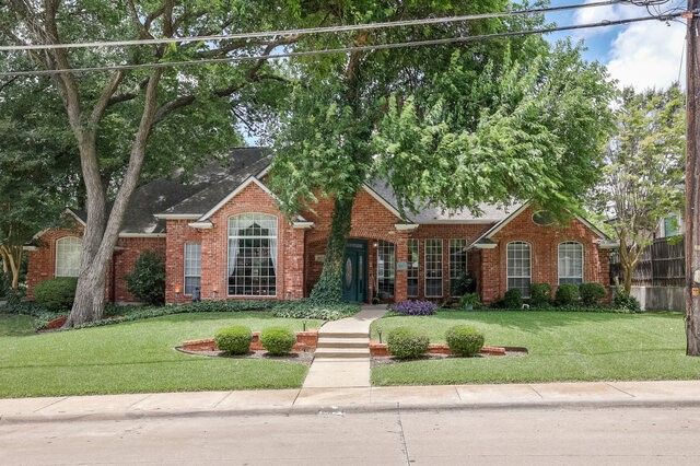 917 Longmeadow Lane, Desoto, TX 75115