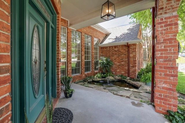 917 Longmeadow Lane, Desoto, TX 75115