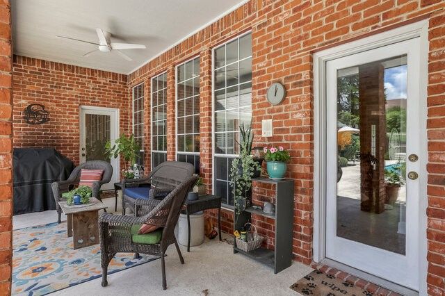 917 Longmeadow Lane, Desoto, TX 75115