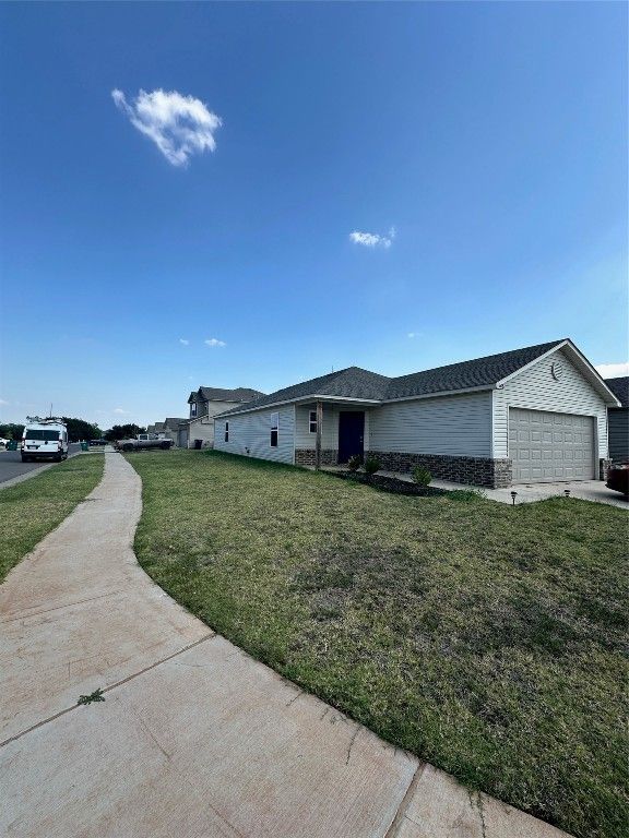 11708 Casey Drive, Yukon, OK 73099