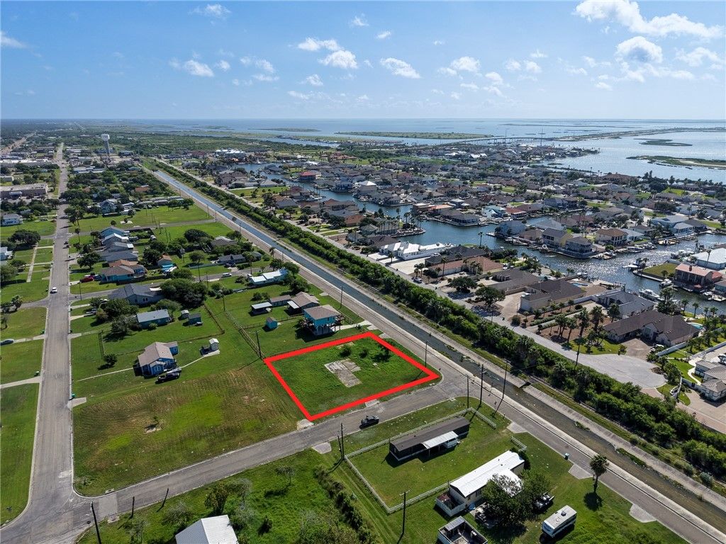 260 E Deberry Ave, Aransas Pass, TX 78336 — photo 5