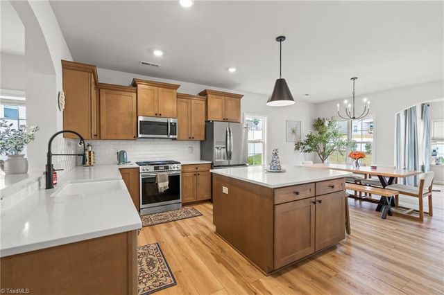 2740 Clear Lake Court, Winston-salem, NC 27106