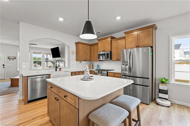 2740 Clear Lake Court, Winston-salem, NC 27106
