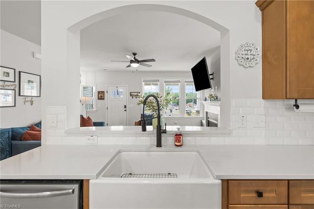 2740 Clear Lake Court, Winston-salem, NC 27106
