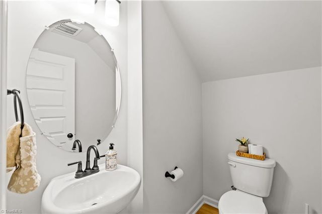 2740 Clear Lake Court, Winston-salem, NC 27106
