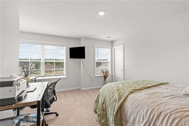 2740 Clear Lake Court, Winston-salem, NC 27106