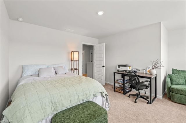 2740 Clear Lake Court, Winston-salem, NC 27106