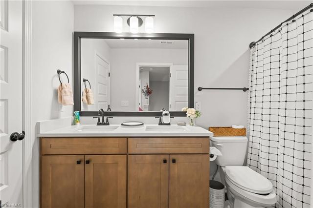 2740 Clear Lake Court, Winston-salem, NC 27106