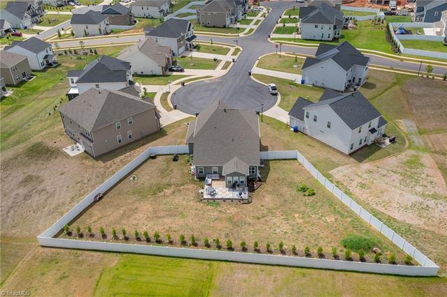 2740 Clear Lake Court, Winston-salem, NC 27106