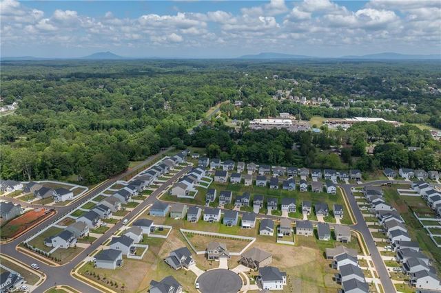 2740 Clear Lake Court, Winston-salem, NC 27106