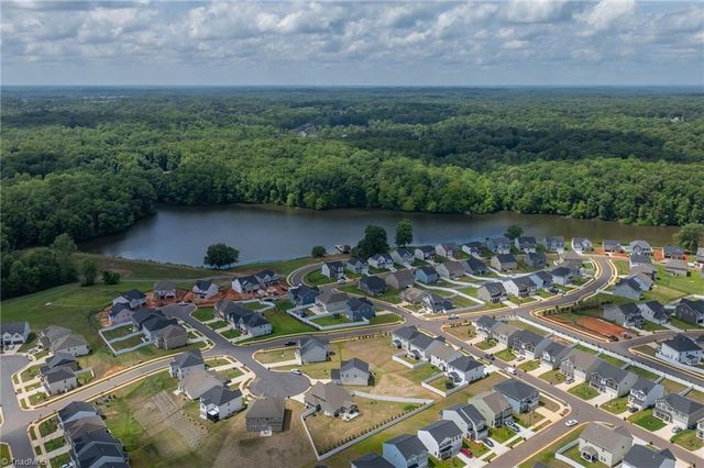2740 Clear Lake Court, Winston-salem, NC 27106