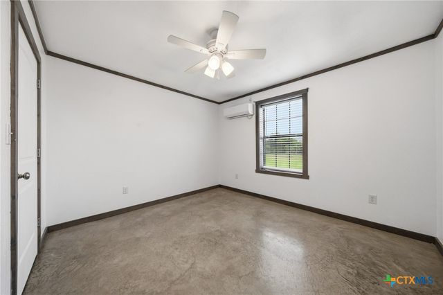 321 Avenue B B, Walnut Springs, TX 76690