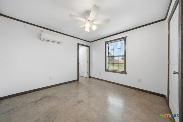 321 Avenue B B, Walnut Springs, TX 76690