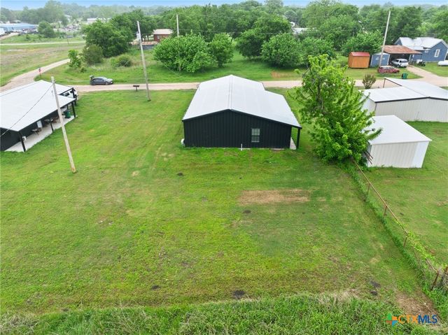 321 Avenue B B, Walnut Springs, TX 76690