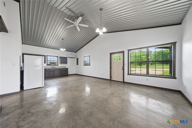 321 Avenue B B, Walnut Springs, TX 76690