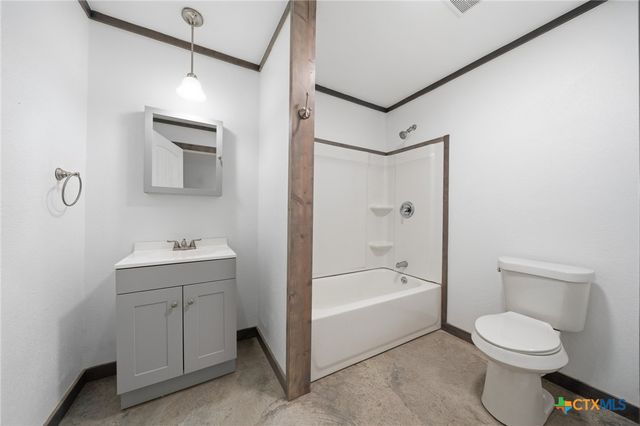 321 Avenue B B, Walnut Springs, TX 76690