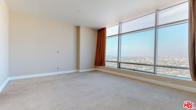 900 W Olympic Boulevard 33B, Los Angeles, CA 90015