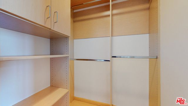 900 W Olympic Boulevard 33B, Los Angeles, CA 90015