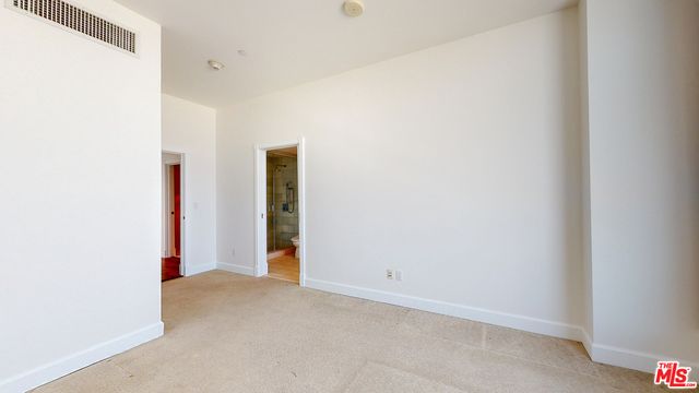 900 W Olympic Boulevard 33B, Los Angeles, CA 90015