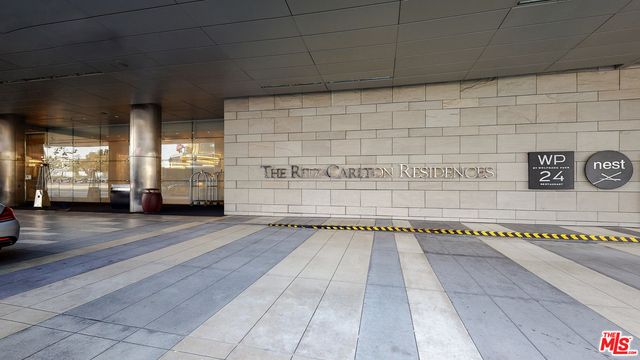 900 W Olympic Boulevard 33B, Los Angeles, CA 90015