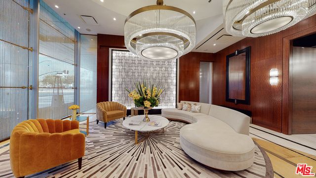 900 W Olympic Boulevard 33B, Los Angeles, CA 90015