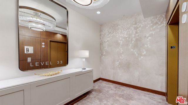 900 W Olympic Boulevard 33B, Los Angeles, CA 90015