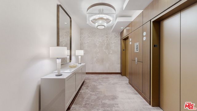 900 W Olympic Boulevard 33B, Los Angeles, CA 90015