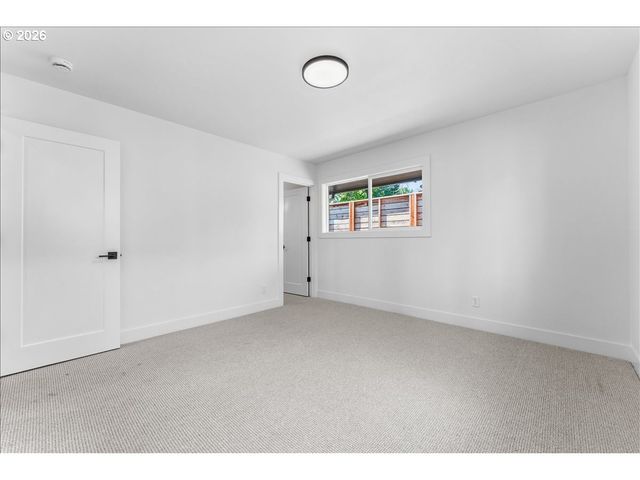 9545 Sw 90th Ave, Portland, OR 97223