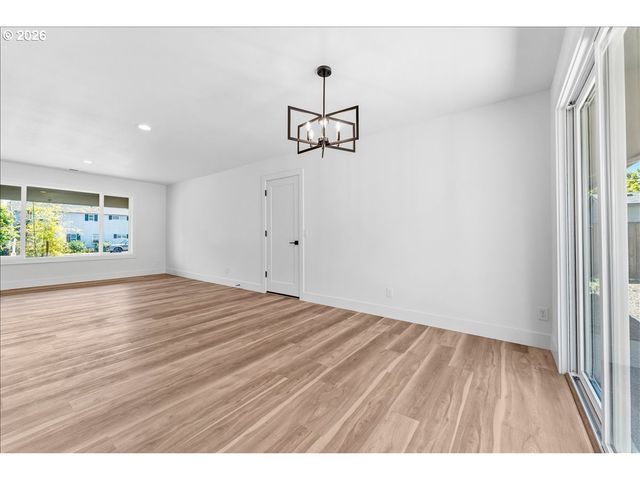 9545 Sw 90th Ave, Portland, OR 97223