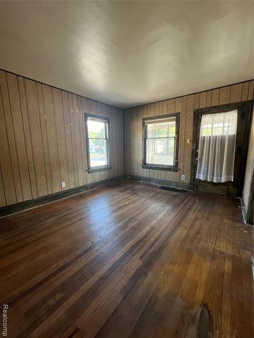 2120 W Genesee Avenue, Saginaw, MI 48602