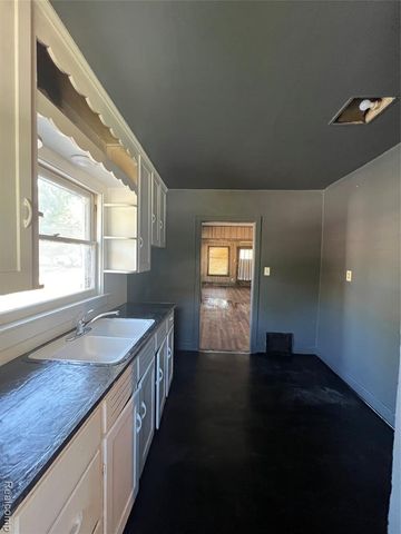 2120 W Genesee Avenue, Saginaw, MI 48602