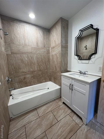 2120 W Genesee Avenue, Saginaw, MI 48602
