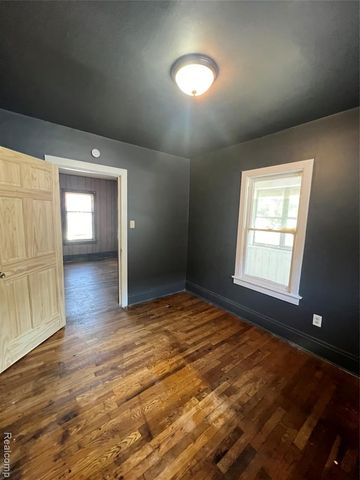 2120 W Genesee Avenue, Saginaw, MI 48602