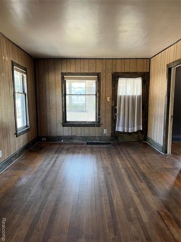 2120 W Genesee Avenue, Saginaw, MI 48602