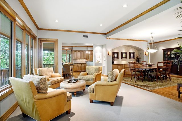 1924 Kensington Drive, Fort Worth, TX 76110