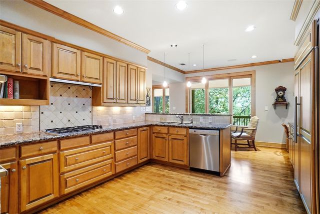 1924 Kensington Drive, Fort Worth, TX 76110