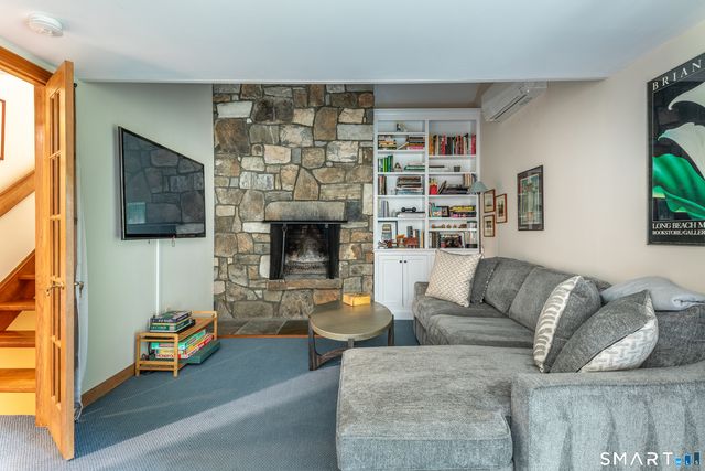 11 Gaffney Road, New Milford, CT 06776